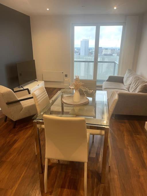Lovely 2-Bedroom Condo With Balcony Manchester Esterno foto